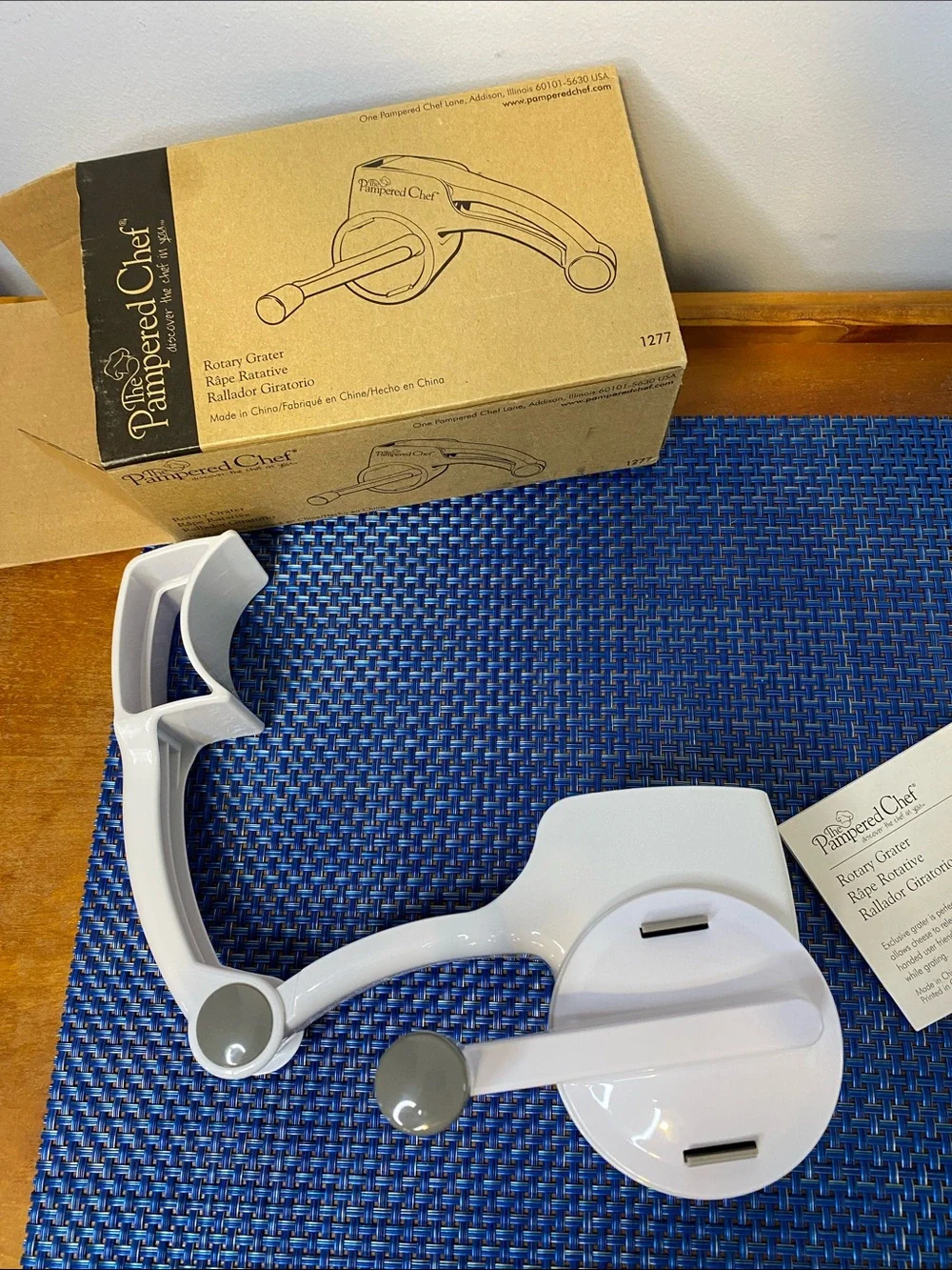 Pampered Chef Rotary Cutter, #1277, retired, used a few times.